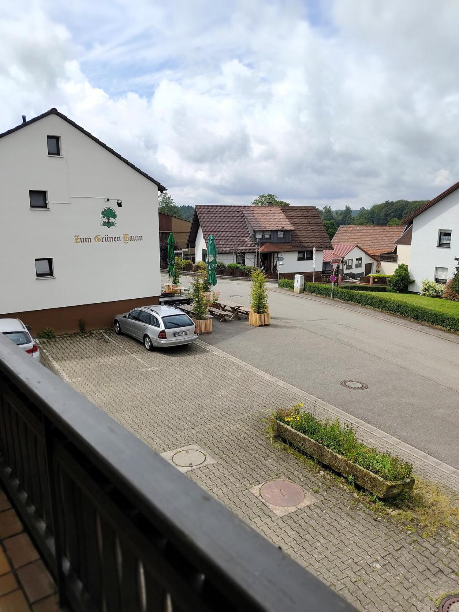 Gruenvogels Landgasthof Zum Gruenen Baum Oberzent Екстериор снимка